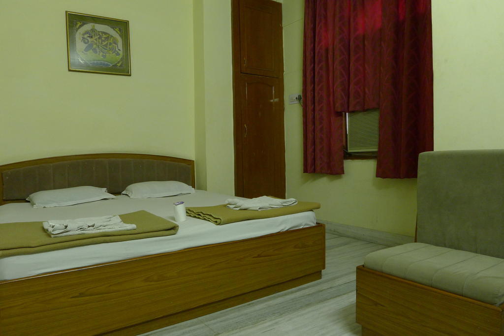 Kiran Palace Ξενοδοχείο Ουνταϊπούρ Εξωτερικό φωτογραφία